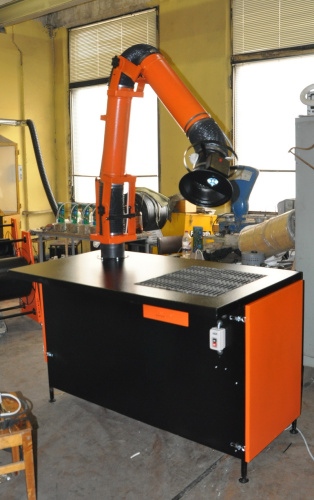 Стол сварщика Марс-2УМ с воздуховытяжным устройством на 4 м