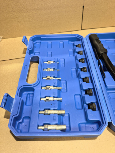 Заклепочник двуручный механический WALLBOX