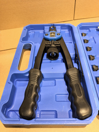 Заклепочник двуручный механический WALLBOX