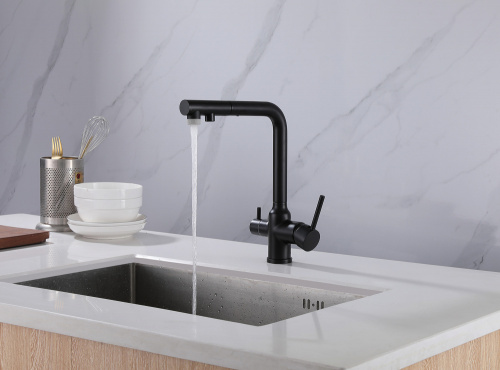 Смеситель для кухни ABBER Emotion AF8814B с подключением фильтра и выдвижной лейкой, черный матовый