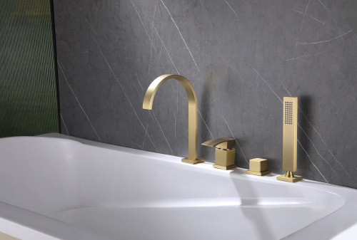 Смеситель для ванны ABBER Wasserfall AF8613G на борт ванны, золото матовое